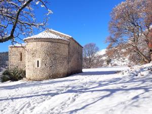 B&B / Chambre d'hôtes Côté Chapelle 1 Place du Verger 06140 Coursegoules Provence-Alpes-Côte d\'Azur