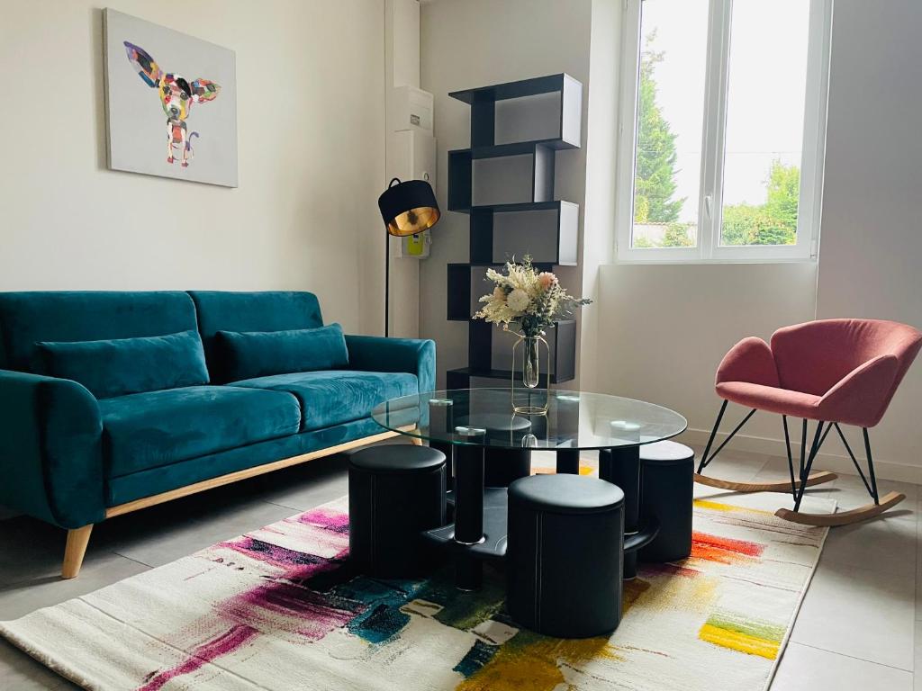 Côté Court 84800 LʼIsle-sur-la-Sorgue