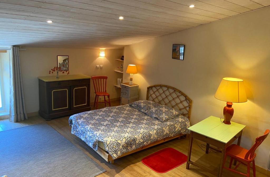 B&B / Chambre d'hôtes Côté Vallon 67, Rue Porte de la Réole 33540 Monségur