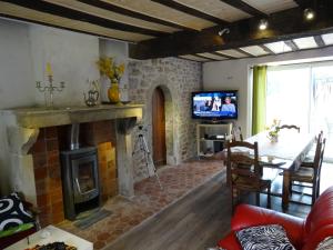 B&B / Chambre d'hôtes Datcha Bourguignonne, Chambres & Gîte 2 Place Jean Dard 21320 Maconge Bourgogne