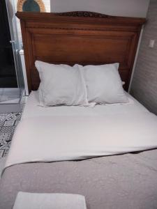 DÉPENDANCE EN CHAMBRE D'HÔTE AVEC JACUZZI PRIVATIF DANS LA CHAMBRE v