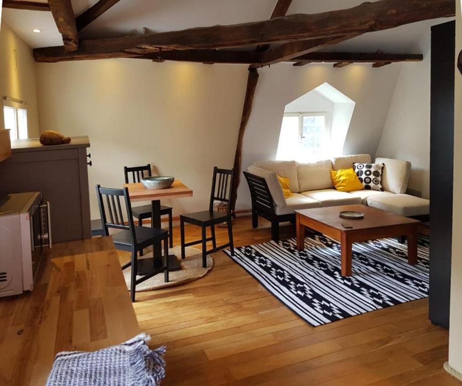 B&B / Chambre d'hôtes Der kleine Globetrotter Kirchstr. 29 29 52156 Montjoie