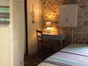 Domaine Charente - B&B / Familyroom Le Jardin (with external toilet & shower house)