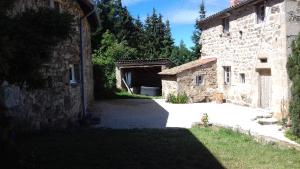 B&B / Chambre d'hôtes Domaine de Béchetoile Chemin de Béchetoile 42220 Burdignes Rhône-Alpes
