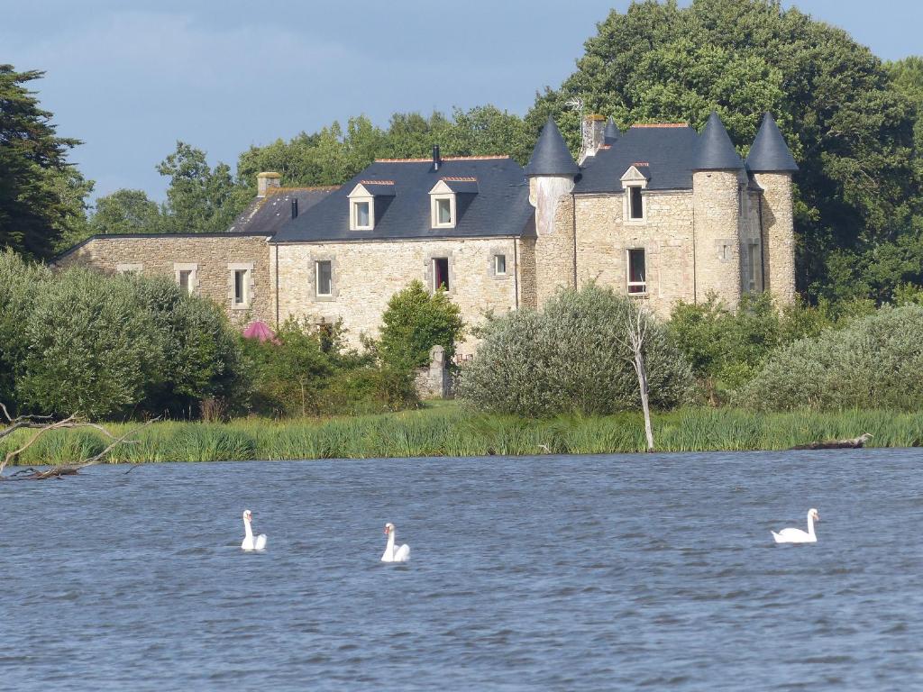 B&B / Chambre d'hôtes domaine de kerbillec kerbillec 56450 Theix