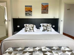B&B / Chambre d'hôtes Domaine de l'Enclos Route de l'Abbaye de Senanque 84220 Gordes Provence-Alpes-Côte d\'Azur
