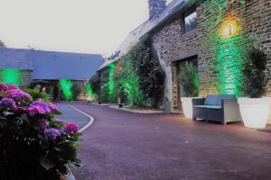 Domaine de la Besnerie Suites avec SPA Privatif à 10 min du Mont St Michel