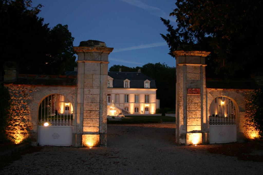 B&B / Chambre d'hôtes Domaine de Moresville B&B rue de Brou 28800 Flacey