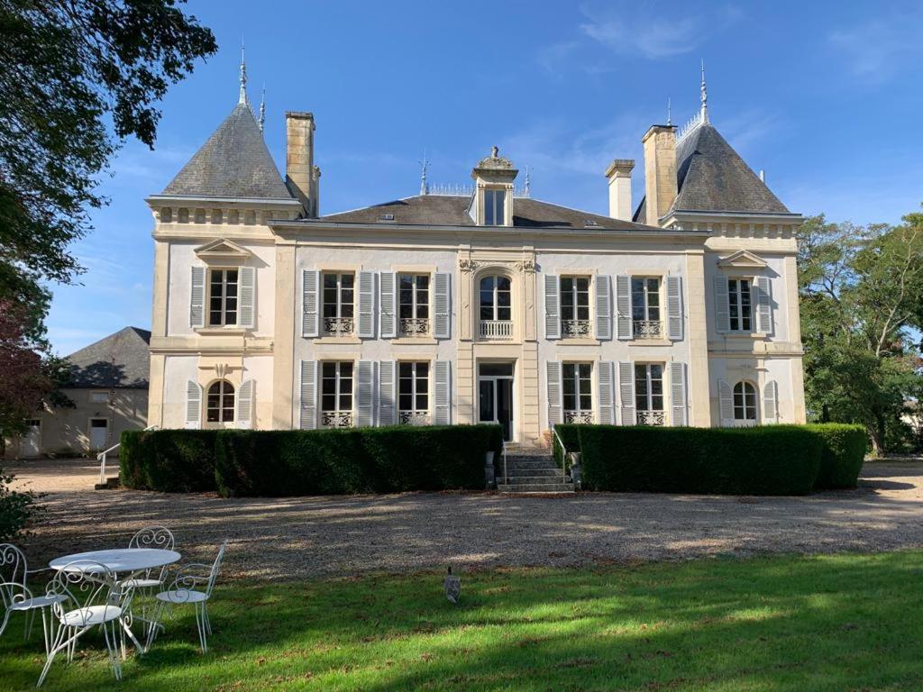 B&B / Chambre d'hôtes Domaine de Préfond 3 Route de Prefond 18520 Bengy-sur-Craon