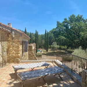 B&B / Chambre d'hôtes Domaine du Commandeur Hameau de DERBOUX 1701 Chemin de Planousset 84430 Mondragon Provence-Alpes-Côte d\'Azur