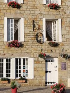 Domfront - Numero CINQ