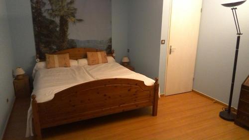 B&B / Chambre d'hôtes ECOLOCOUETTE 87 Rue Saint-Sébastien 78300 Poissy Île-de-France