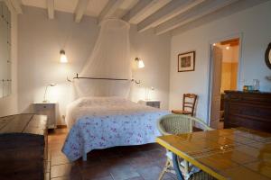 B&B / Chambre d'hôtes Ecuries Sainte Croix Chemin Sainte Croix 11000 Carcassonne Languedoc-Roussillon