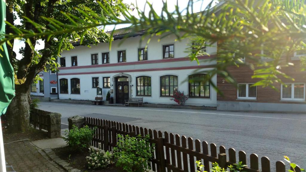 Edel Weiss Gästezimmer 2 Hauptstraße Ortsteil Nammering, 94538 Fürstenstein