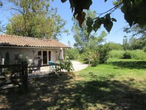 B&B / Chambre d'hôtes Espace Nature Studio indépendant proche du Parc des oiseaux 1268 route de Villars 01330 Sainte-Olive Rhône-Alpes