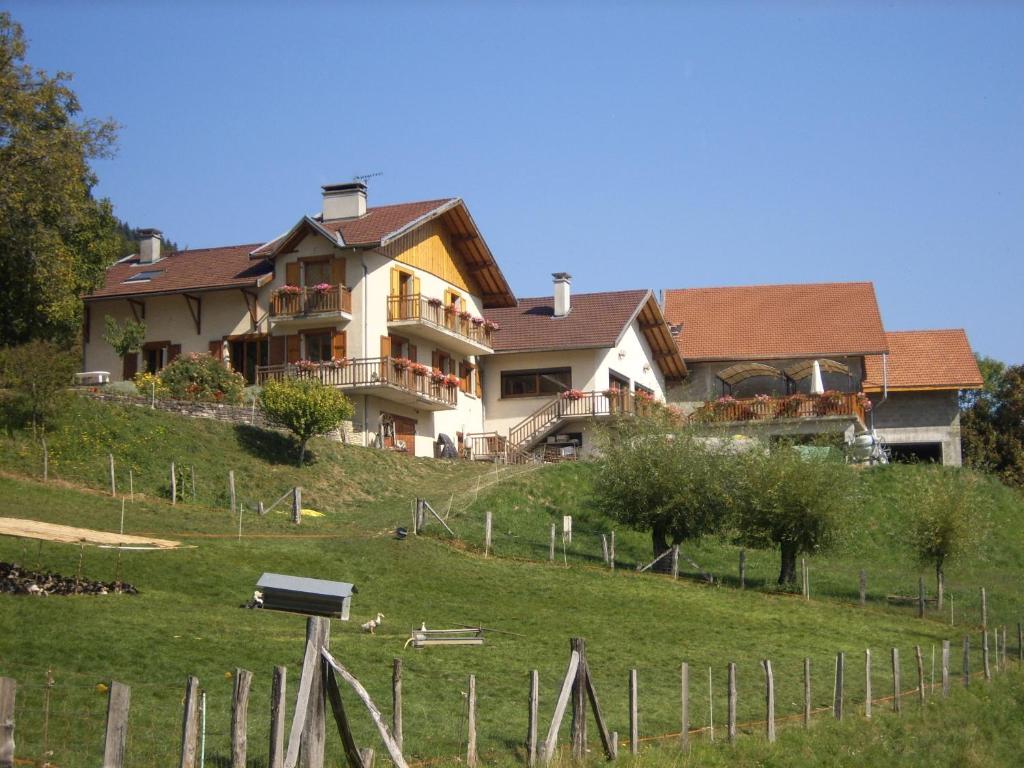 B&B / Chambre d'hôtes Ferme Auberge du Bessard Le Bessard 38580 Allevard