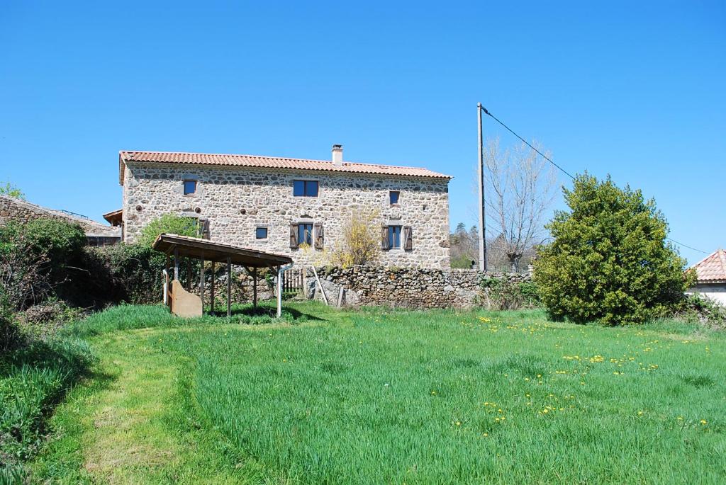 Ferme de la Combe - The Goldy's Farm 130, Chemin de la Combe, 07290 Saint-Jeure-dʼAy