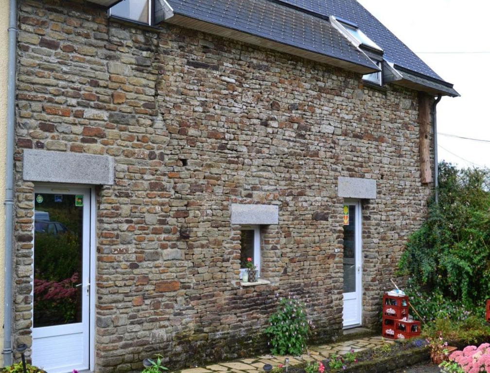 B&B / Chambre d'hôtes Ferme de la Lande Martel 17 route de la Lande Martel 50220 Juilley