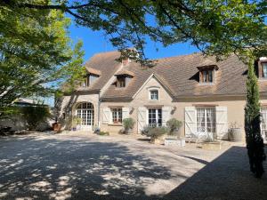 B&B / Chambre d'hôtes Fleurs de Vignes Piscine 18 rue de l'église 21200 Montagny-lès-Beaune Bourgogne