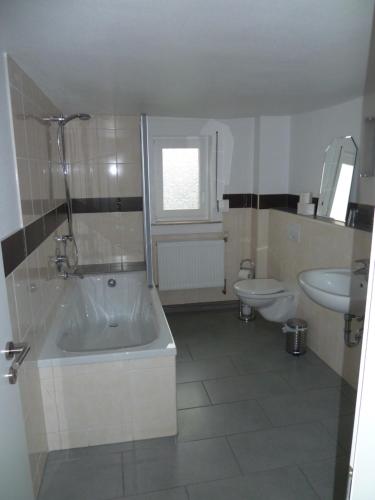 B&B / Chambre d'hôtes Gästehaus Anja 20 Weilburger Straße 35619 Braunfels Hesse