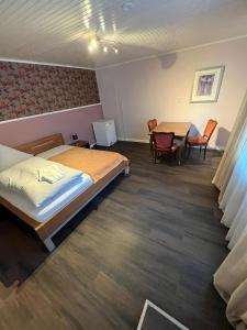 B&B / Chambre d'hôtes Gästehaus Geli 7 Vereinsstraße 25746 Heide Schleswig-Holstein