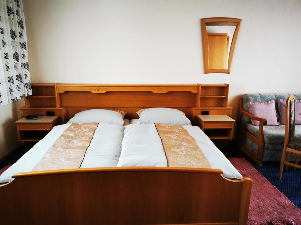 B&B / Chambre d'hôtes Gästehaus Schönfeld 30 Storchenstraße 83471 Schönau am Königssee