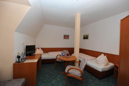 B&B / Chambre d'hôtes Gasthof und Pension Zick Stettinerstrasse 36 17367 Eggesin Mecklembourg-Poméranie