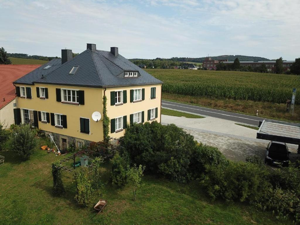 B&B / Chambre d'hôtes Genesungsort Landhaus Dammert Bautzener Straße 9 02736 Oppach