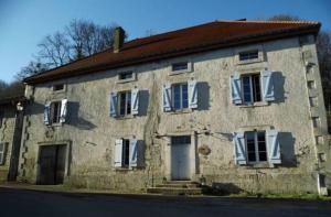 B&B / Chambre d'hôtes Gentilhommière Eaux Bleues 7 Rue de L'Eglise 52700 Écot-la Combe Champagne-Ardenne