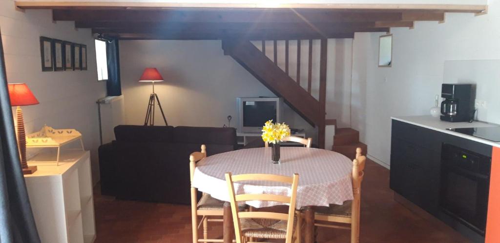 B&B / Chambre d'hôtes gite 2 ou 3 personnes - campagne Ty Prit 22390 Bourbriac