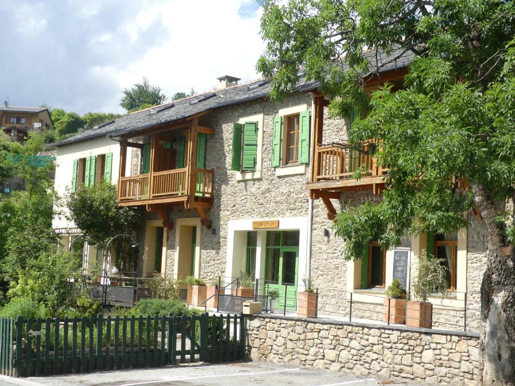 B&B / Chambre d'hôtes Gîte de Llo Eco-hébergement de montagne 14, Voie communale Carretera d'Eina 66800 Llo