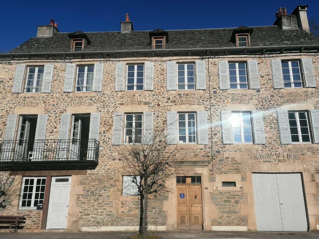 B&B / Chambre d'hôtes Gîte Les Pieds dans l'Olt - Ultreïa 1 avenue d'Espalion 12190 Estaing