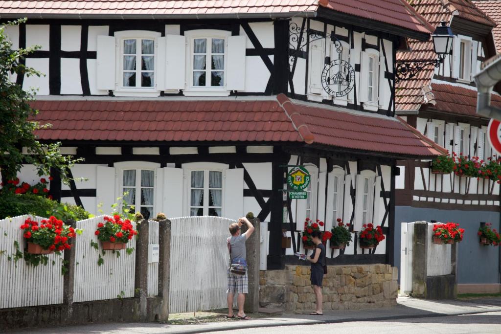 B&B / Chambre d'hôtes Gîtes et chambres d'hôtes Maison Ungerer 3 Rue de Hoffen 67250 Hunspach