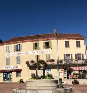 B&B / Chambre d'hôtes Gites Le Lancelot Rue de Faimes 42820 Ambierle Rhône-Alpes