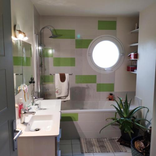 GRANDE CHAMBRE LUMINEUSE