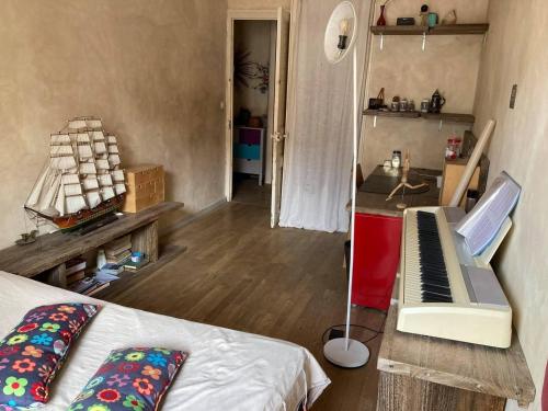 Great and light private room in the heart of Nice