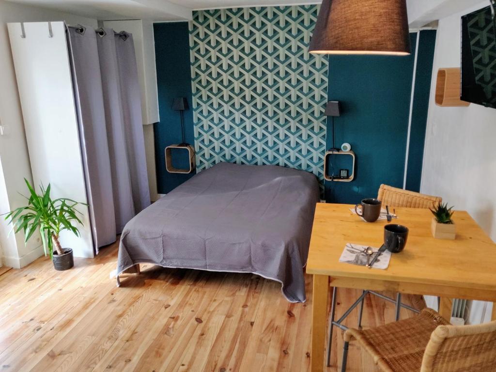 B&B / Chambre d'hôtes Halte du Vert Coteau 170 Rue du Crêt de la Roche 69210 Chevinay