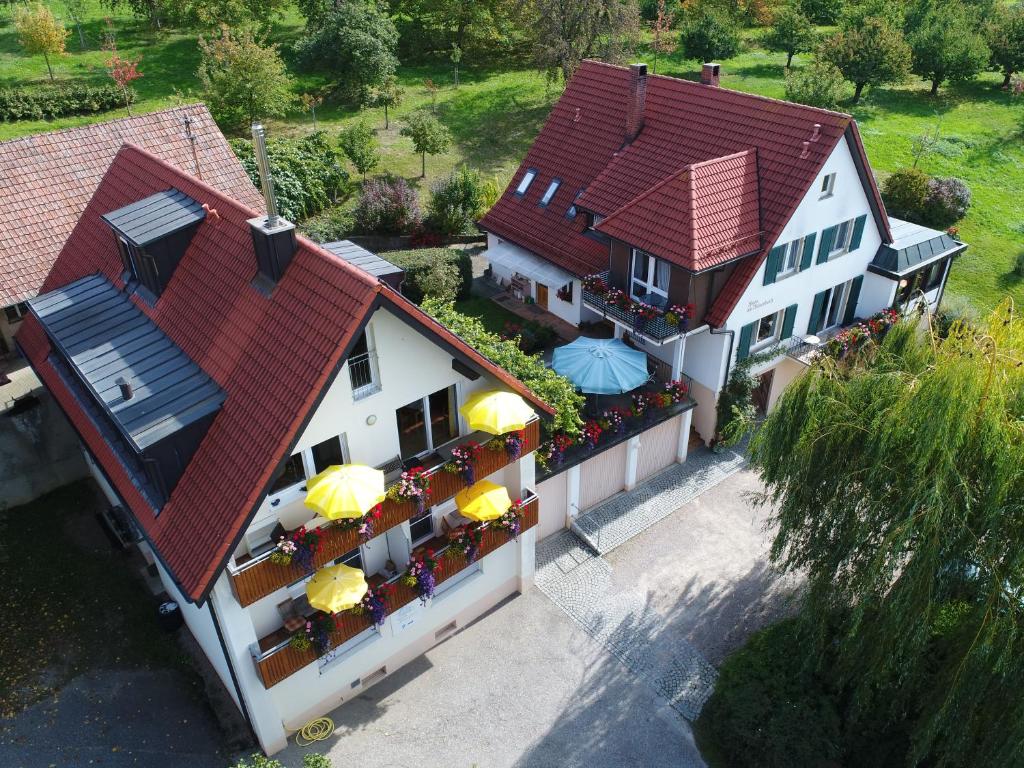 B&B / Chambre d'hôtes Haus am Blauenbach Schallsingen 1 79418 Schliengen