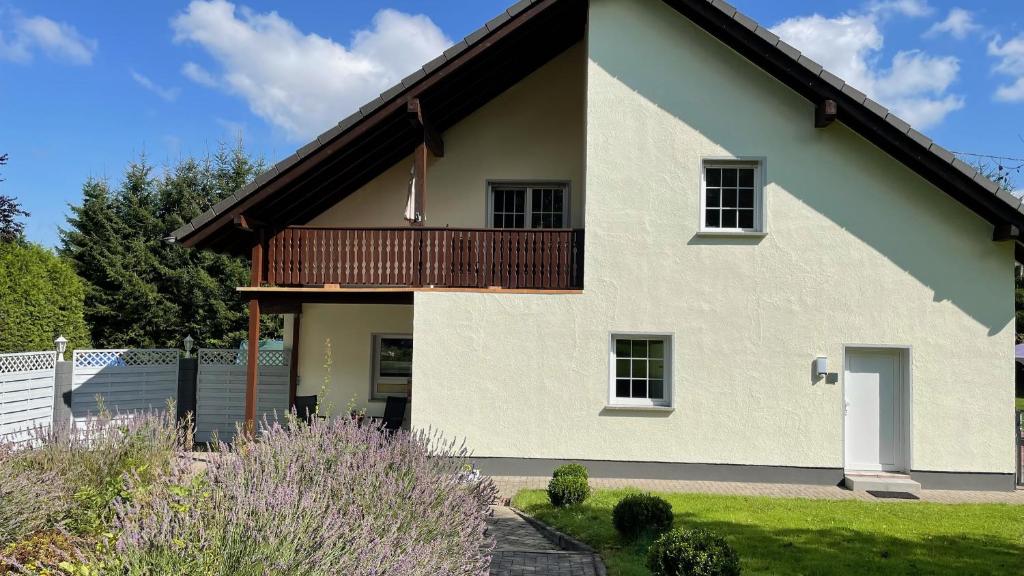 B&B / Chambre d'hôtes Haus Kristal 12 Lärchenweg 54578 Walsdorf