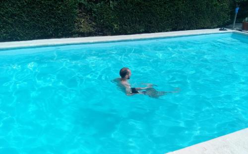 Hote-Aix-Centre-garage-piscine