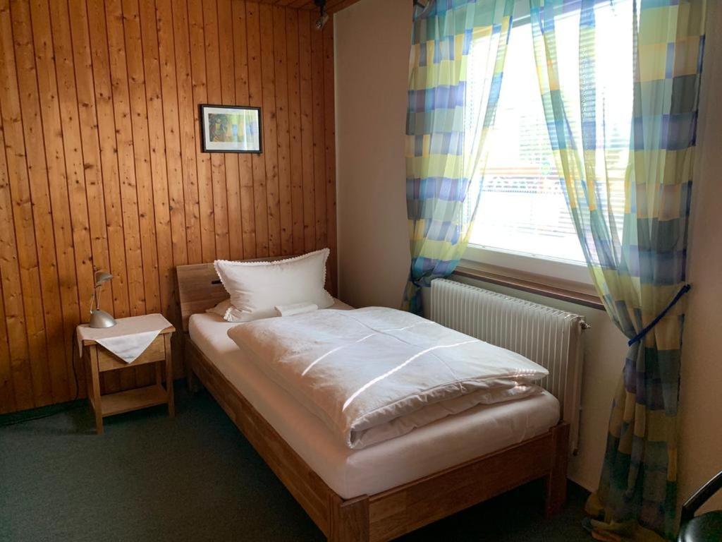 B&B / Chambre d'hôtes Hotel Garni Siedlerstube 67 Neuffener Straße 72622 Nürtingen