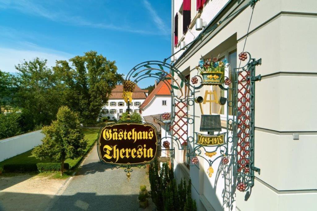 Hotel Gästehaus Theresia Garni Schloß 8, 78570 Mühlheim an der Donau