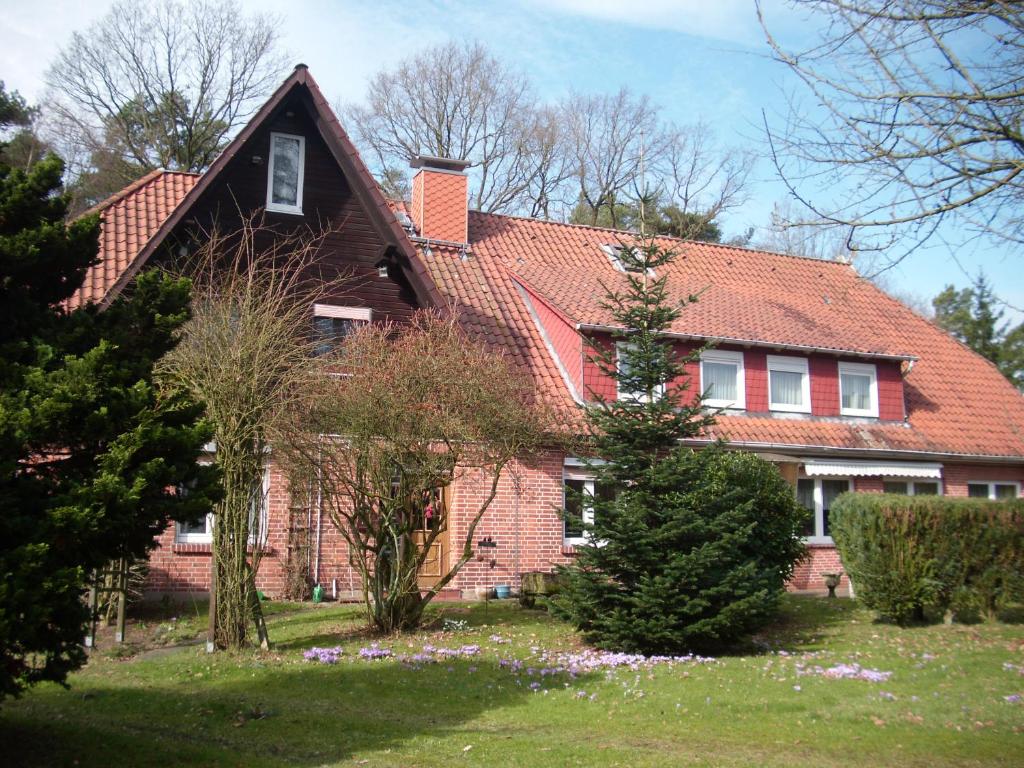 B&B / Chambre d'hôtes Hotel-Pension-Luisenhof In der Heide 9 29614 Soltau