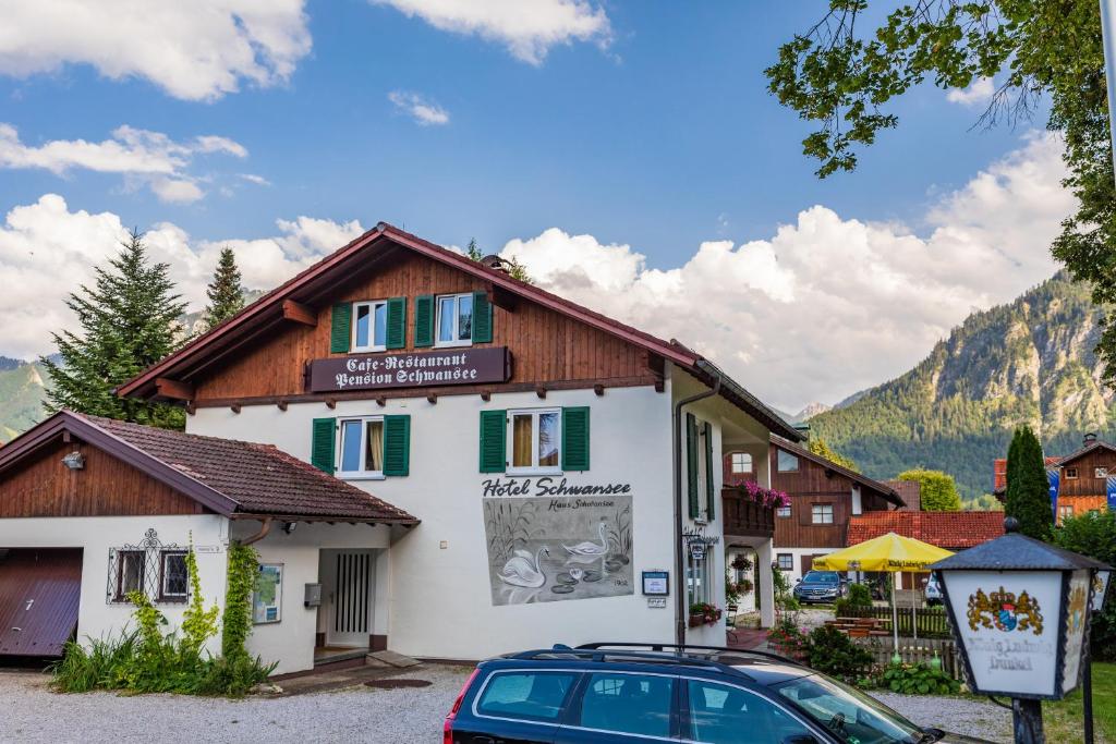 B&B / Chambre d'hôtes Hotel Pension Schwansee Parkstraße 9 87645 Schwangau