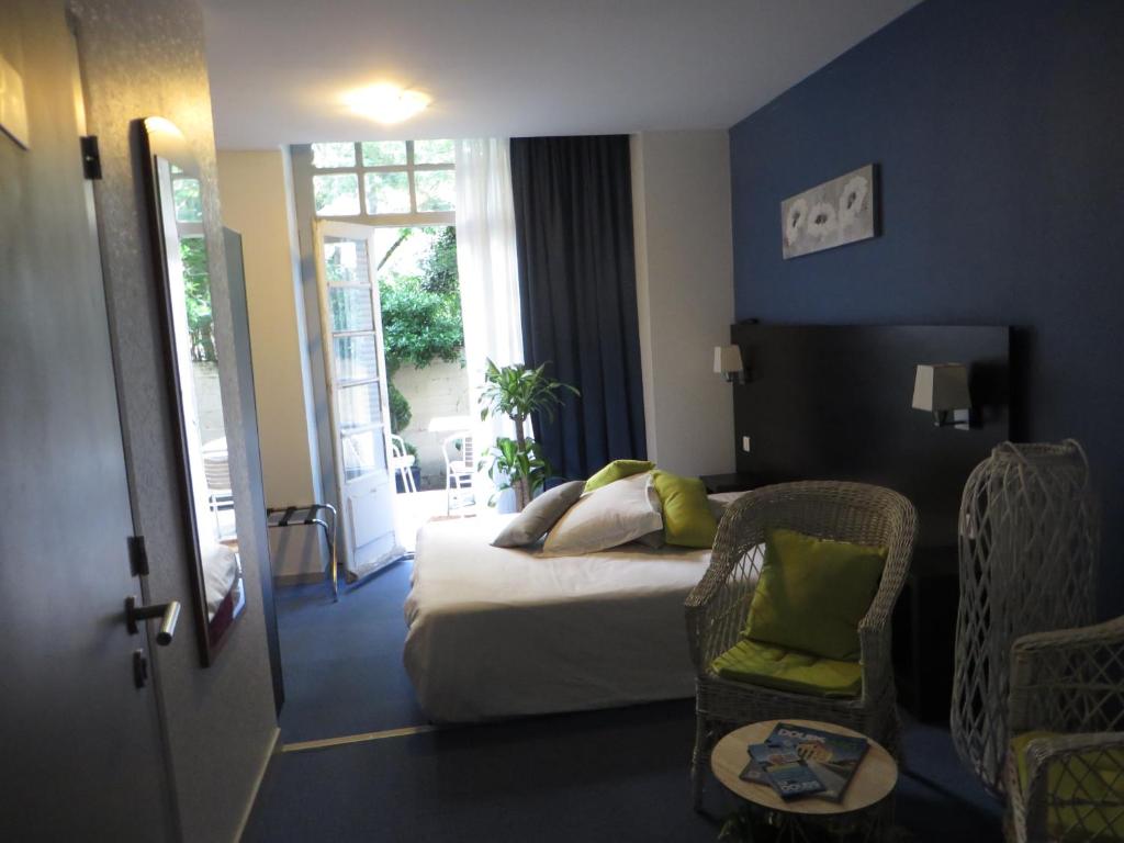 B&B / Chambre d'hôtes Hotel Régina 91 Grande Rue 25000 Besançon