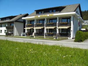 B&B / Chambre d'hôtes Hotel Rheingold Garni Jägerstr. 25 79822 Titisee-Neustadt Bade-Wurtemberg