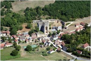 B&B / Chambre d'hôtes Hôtellerie de l'Abbaye Saint Amand Le Bourg 24290 Saint-Amand-de-Coly Aquitaine