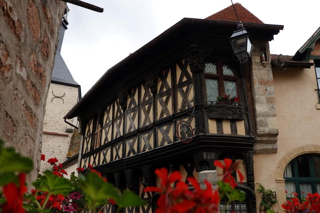 Il était une fois dans La Maison Sévigné 3 Rue de l'Horloge, 71140 Bourbon-Lancy