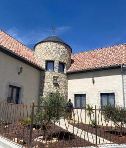 B&B / Chambre d'hôtes il piccolo castello 2726 Route d'Uzès,  Saint-Hilaire-de-Brethmas 30560 Méjannes-lès-Alès Languedoc-Roussillon