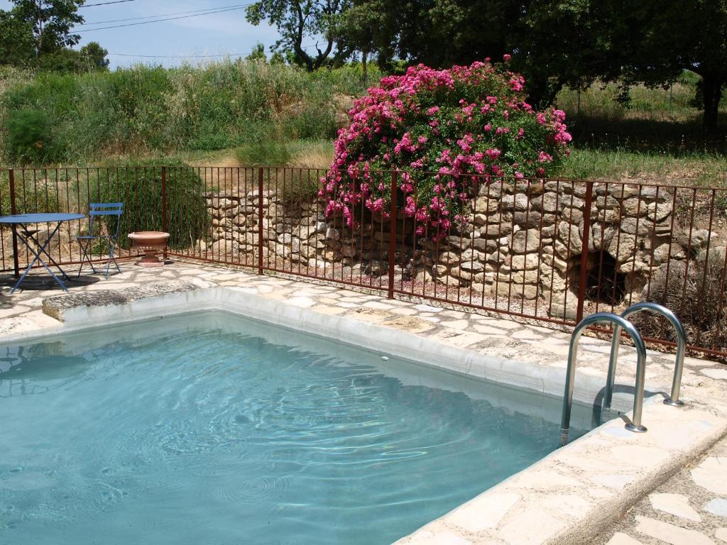 B&B / Chambre d'hôtes jardin d'antan Bastide neuve 84240 Ansouis